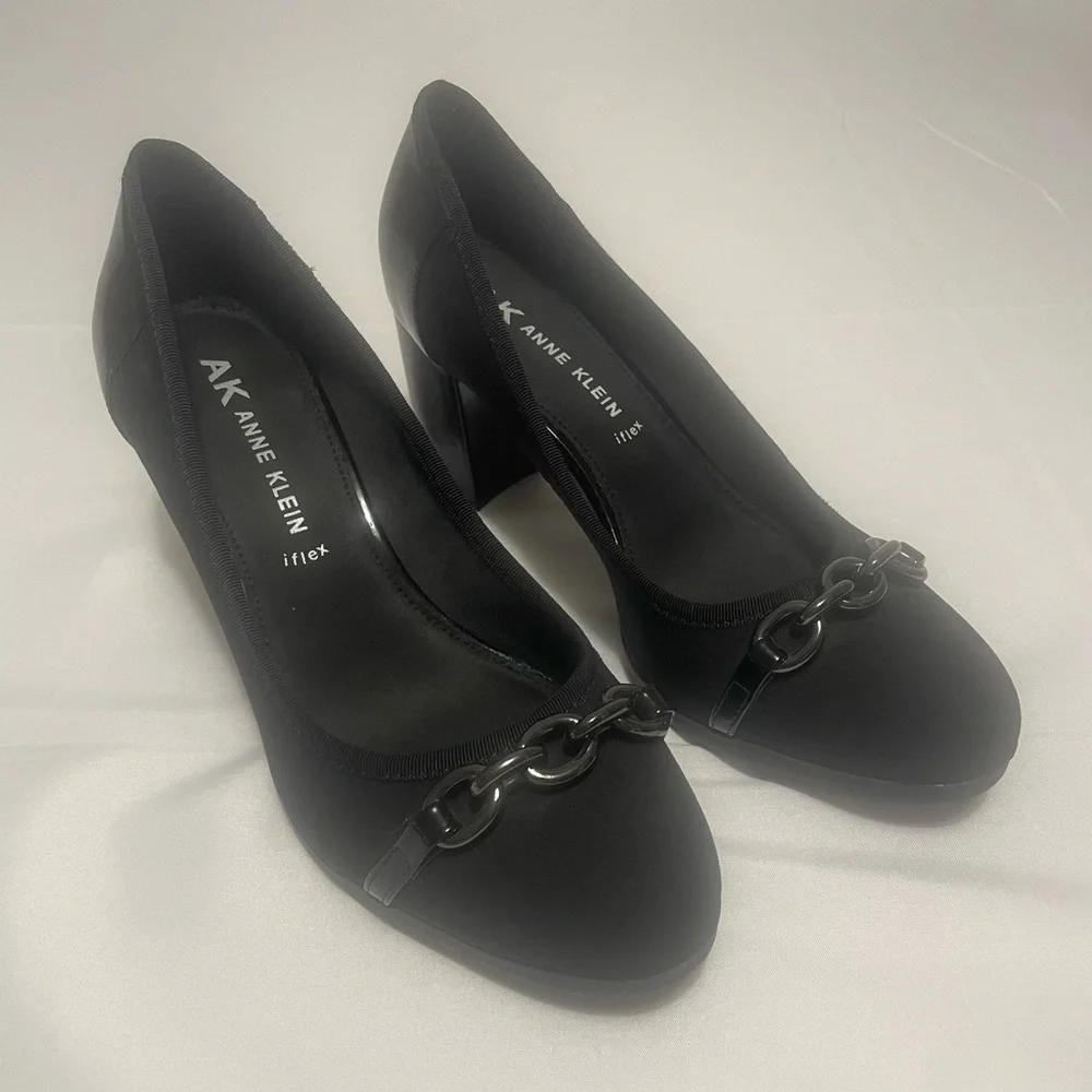 Anne Klein Celina Women’s Black Pumps Chain Detail Block Heel Dress Shoes